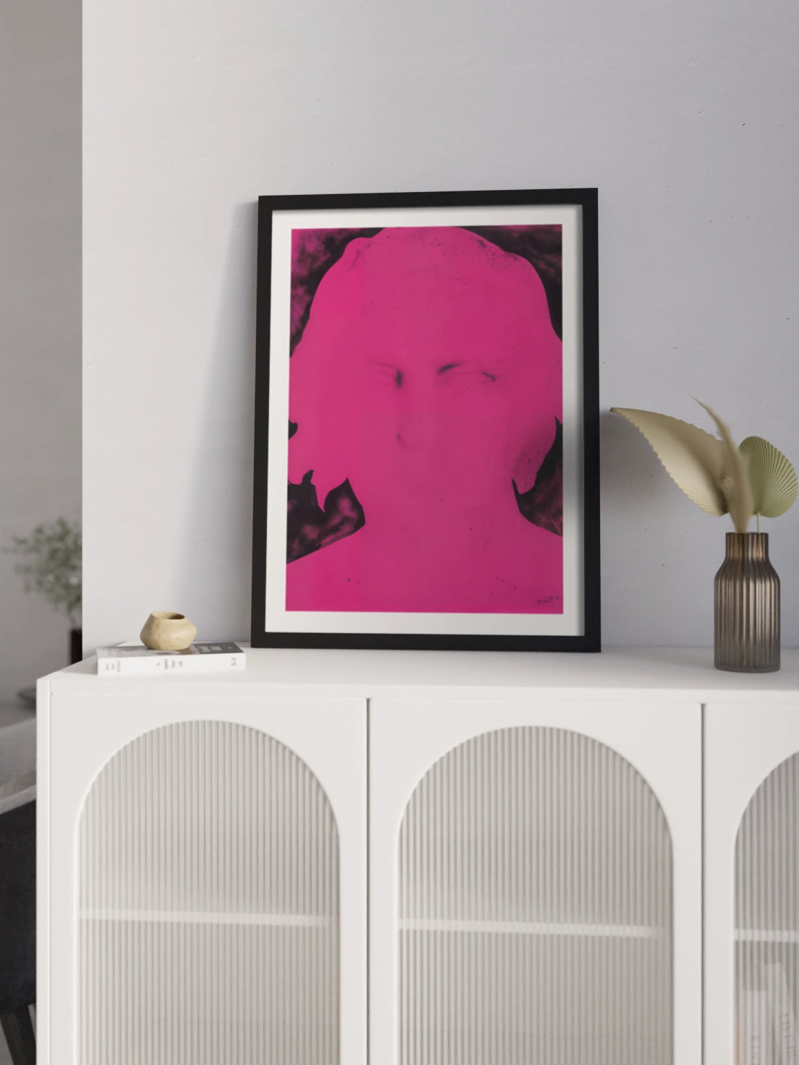 Рожевий абстрактний портрет